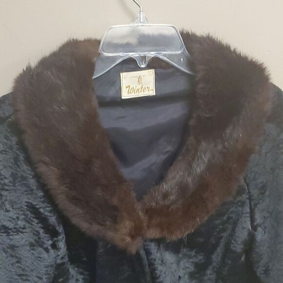 STYLED BY WINTER Vintage Fur Coat - Size Large - Picture 3 of 7